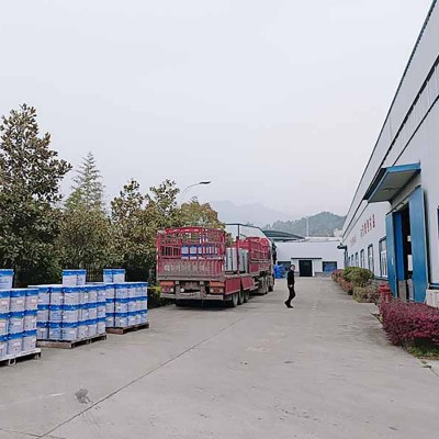 高弹性非固化橡胶沥青防水涂料图1